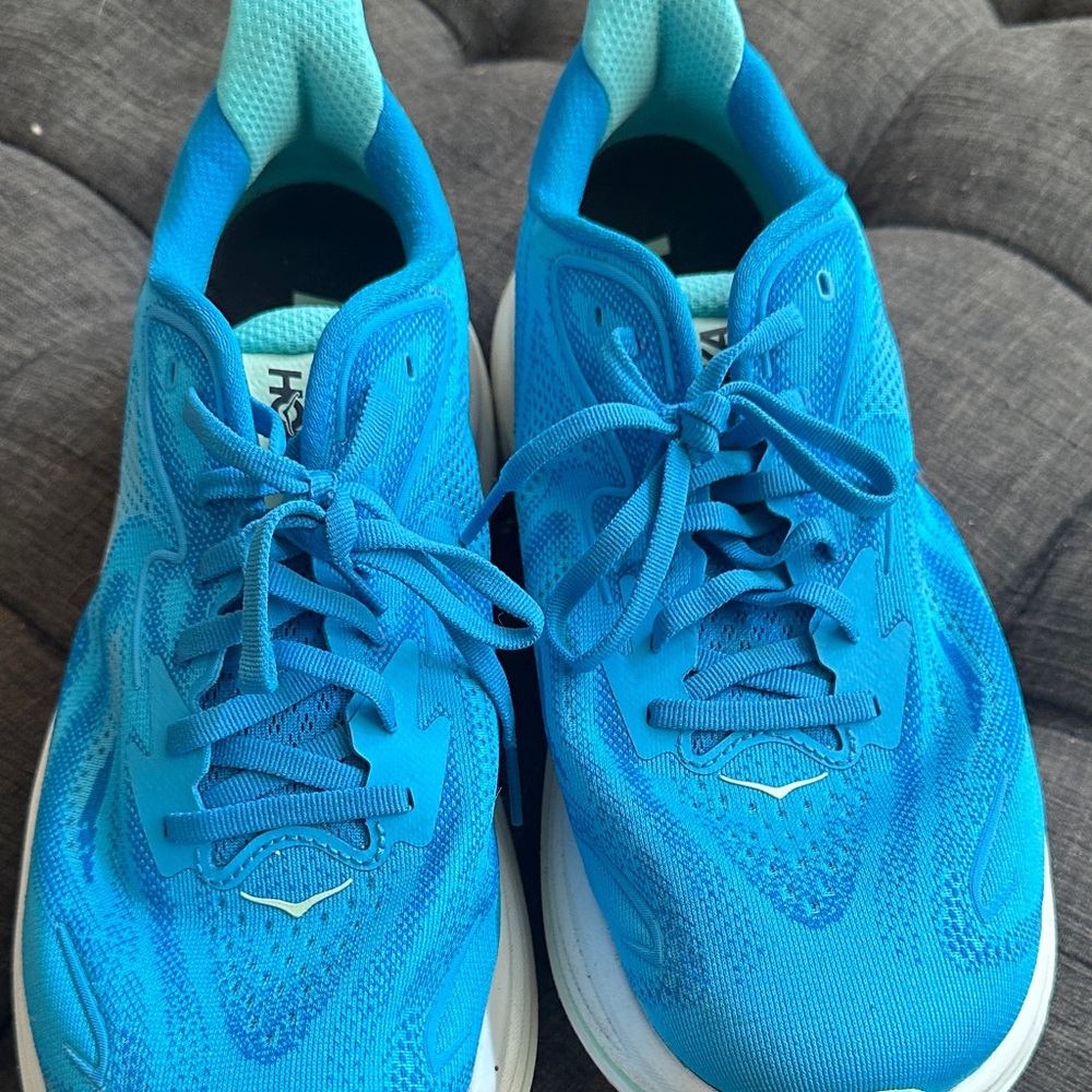 Hoka Clifton 10 Running Shoes.   Size 10.5